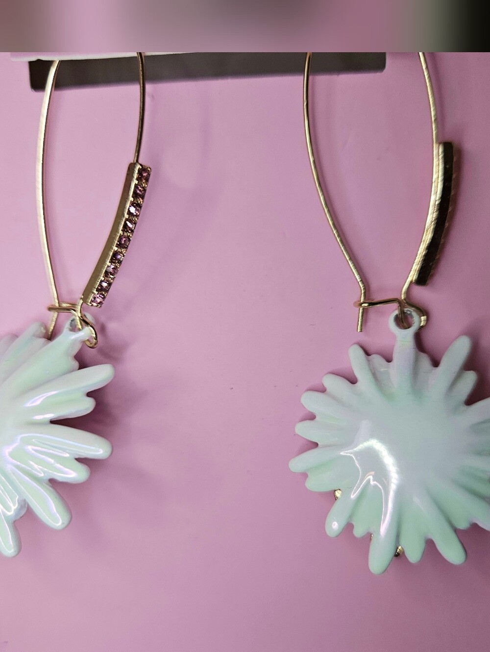 Betsey Johnson Flower Bee Earrings - Picture 10 of 12